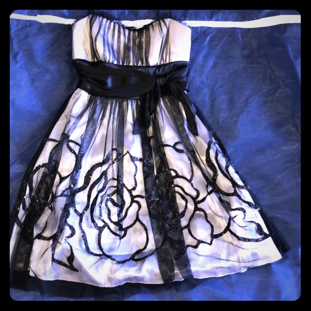 Short formal dress